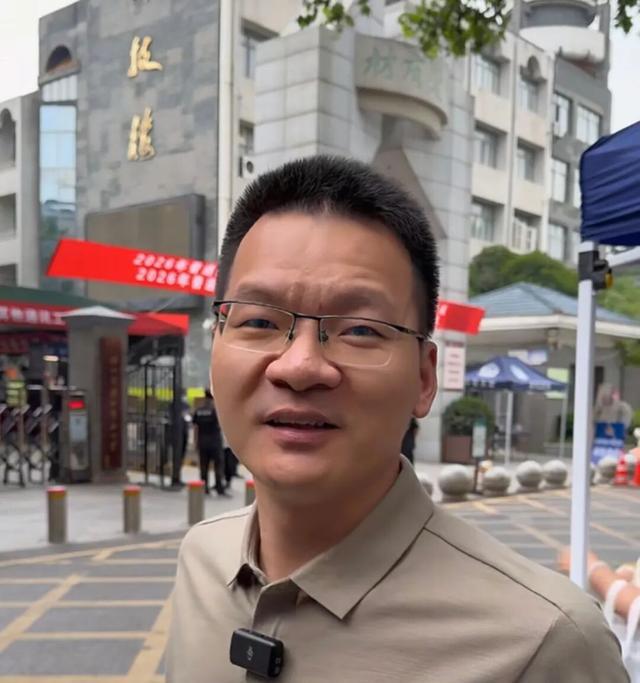 熊猫体育巴黎卖拉莫斯+李刚仁收入破亿,将求购阿克利乌什、迪奥曼德