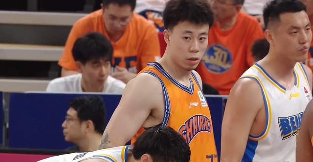 马刺1比4不敌尼克斯获得总亚军，输掉的四场比赛三要素完全相同