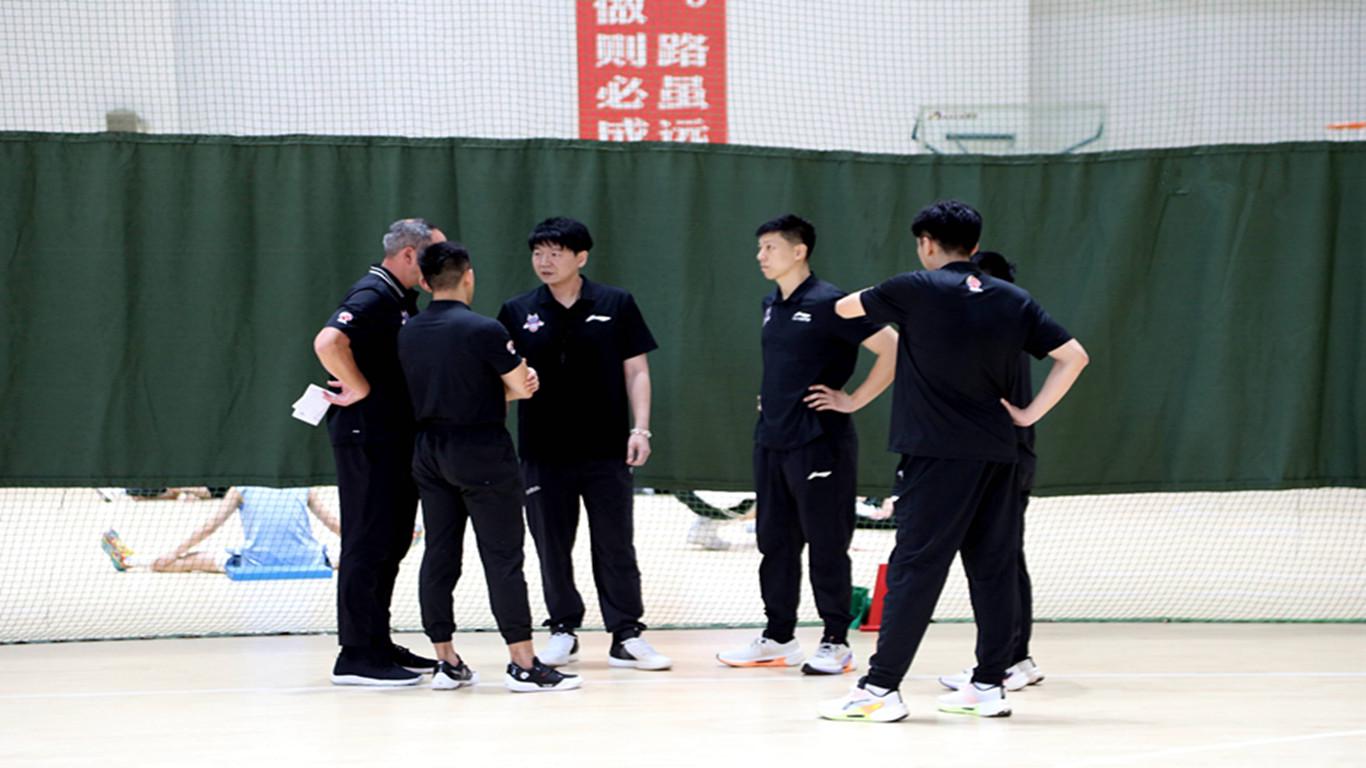 伊赛亚·托马斯：乔丹那场流感之战是假的
