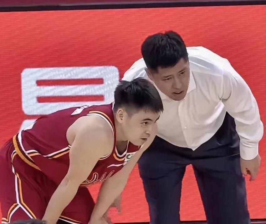 熊猫体育-NBA首支单赛季双冠王,尼克斯两项决赛均成功战胜马刺