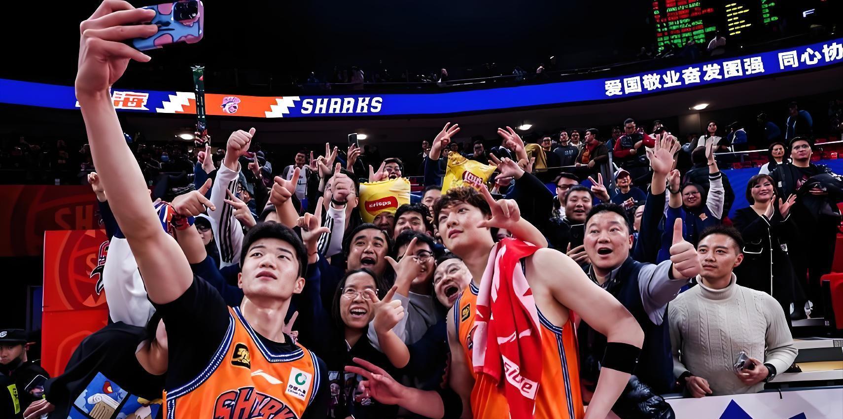 库里发文祝贺前助教布朗：尼克斯53年首冠背后的师徒情