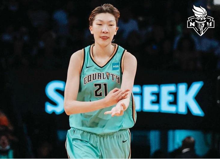杨瀚森新老板夺冠了!NHL飓风队捧起斯坦利杯:给开拓者打个样?