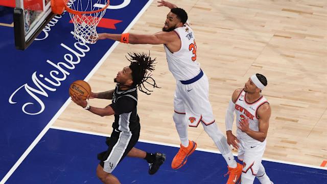 有布伦森就不怕落后!纽约客场再次逆转16分劣势,53年后首夺NBA总冠军!