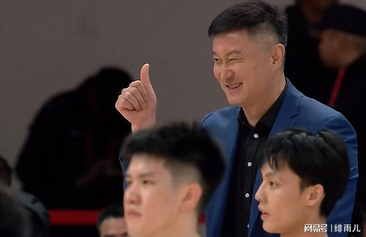 熊猫体育绝妙,湖人队新阵容被NBA评论员比尔·西蒙斯起绰号“Snowtime”