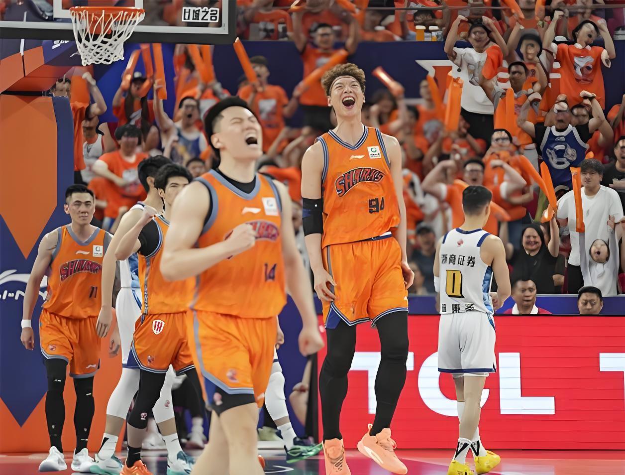 夺冠77万奖金平索汉！尼克斯今年双冠1956万 克六底薪变迷你中产