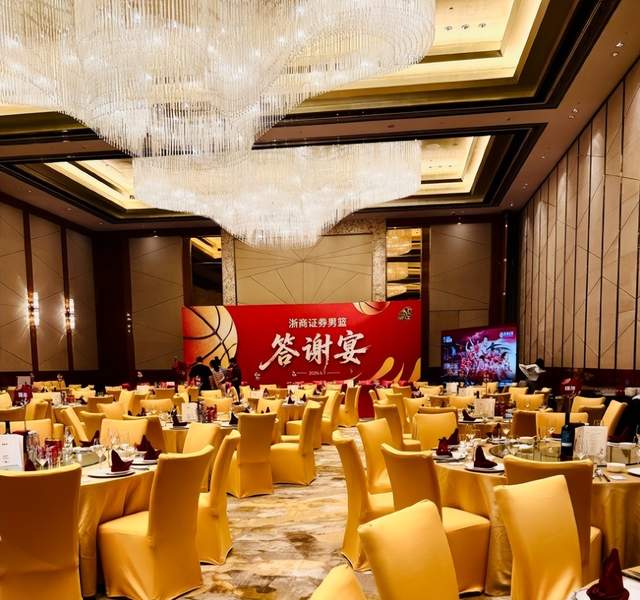 Jalen Brunson带队终结53年冠军荒,纽约市长回应雕像问题:无法承诺