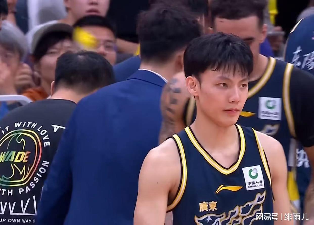 乌法115k欧元买断阿加波夫,结束租借正式加盟