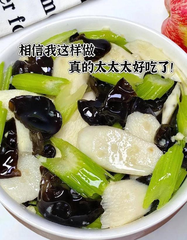 熊猫体育-法国队致敬青训,球员和德尚穿各自生涯首家俱乐部球衣合影